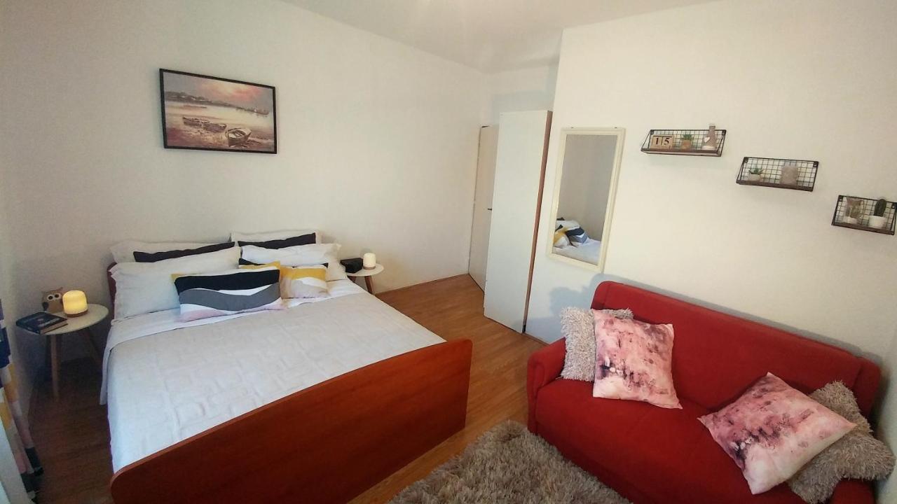 Apartments Pipi Pakoštane Eksteriør bilde