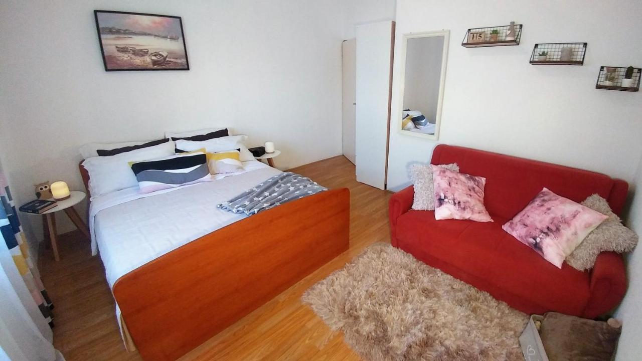 Apartments Pipi Pakoštane Eksteriør bilde