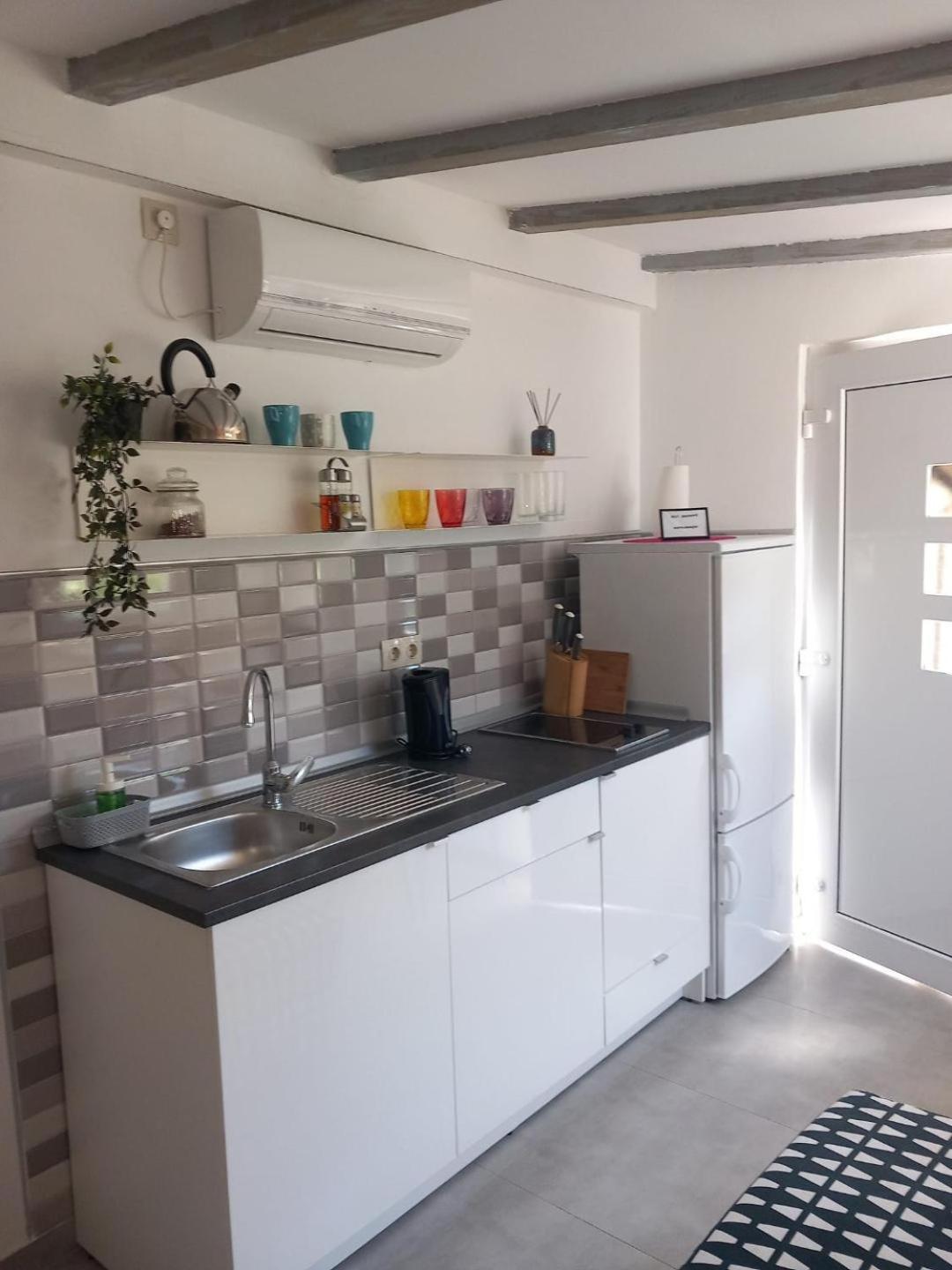 Apartments Pipi Pakoštane Eksteriør bilde